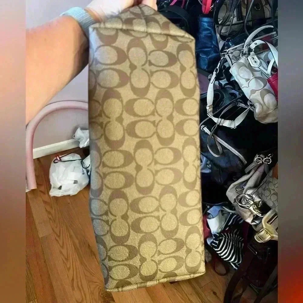 COACH Gallery Tote In Signature Canvas Top Zip Tan Brown Dark Green 79609 EUC - Picture 10 of 10